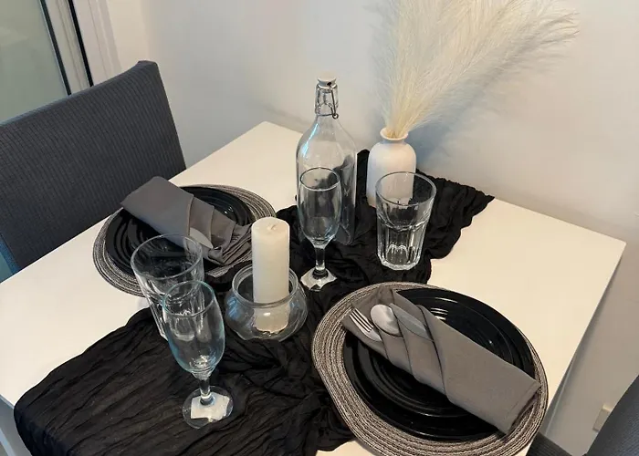 Urban Luxe Staycation With Balcony Apartamento *