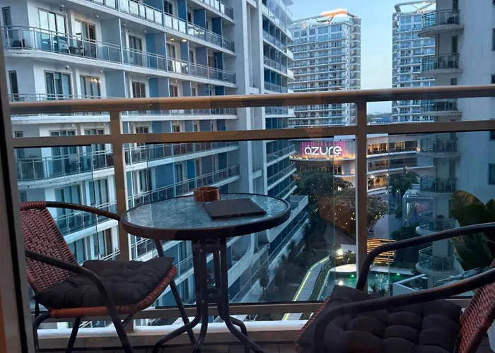 Urban Luxe Staycation With Balcony Apartamento *